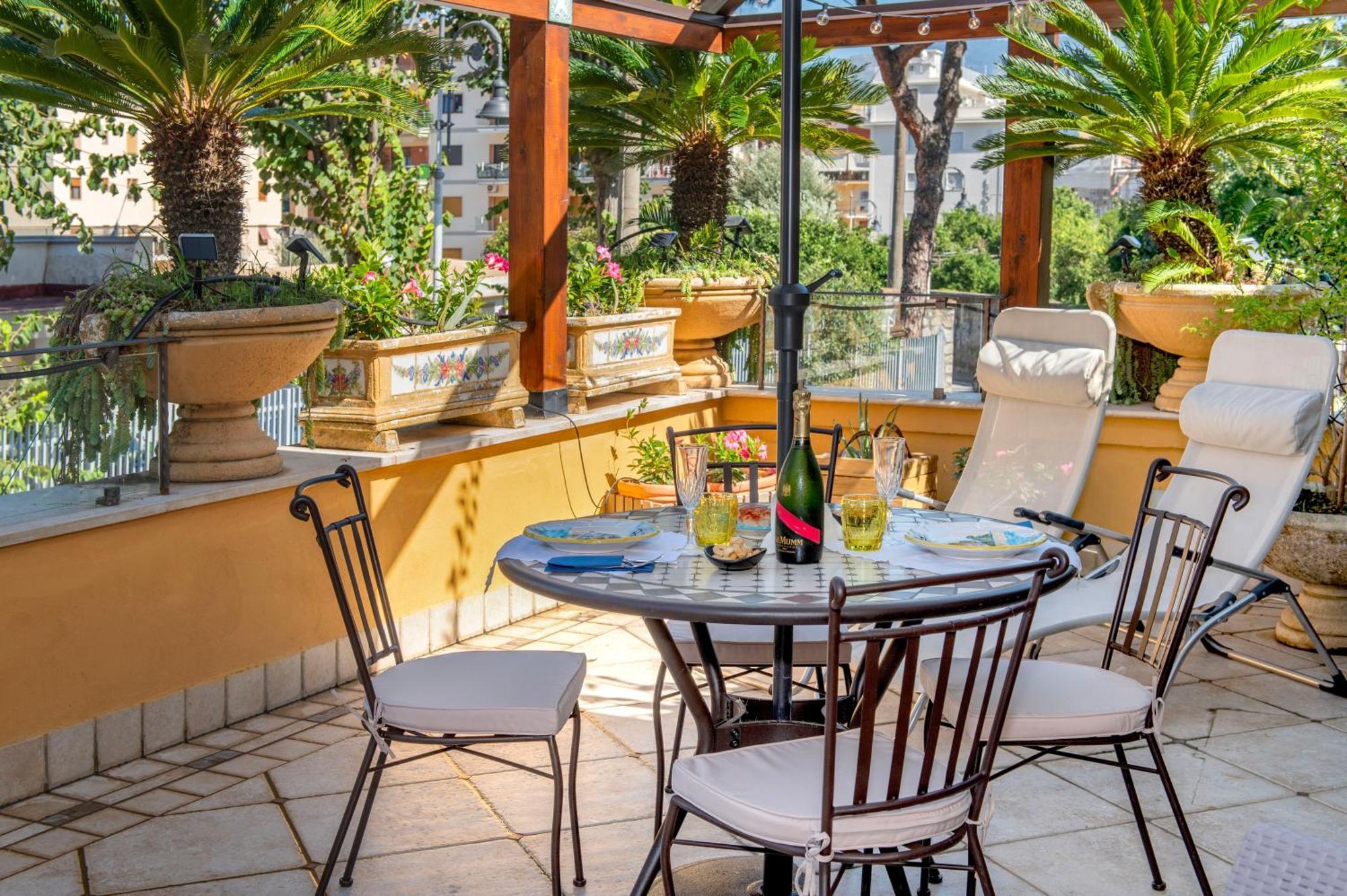 Relais Sorrento Terrace And Relax Bed and Breakfast Eksteriør billede