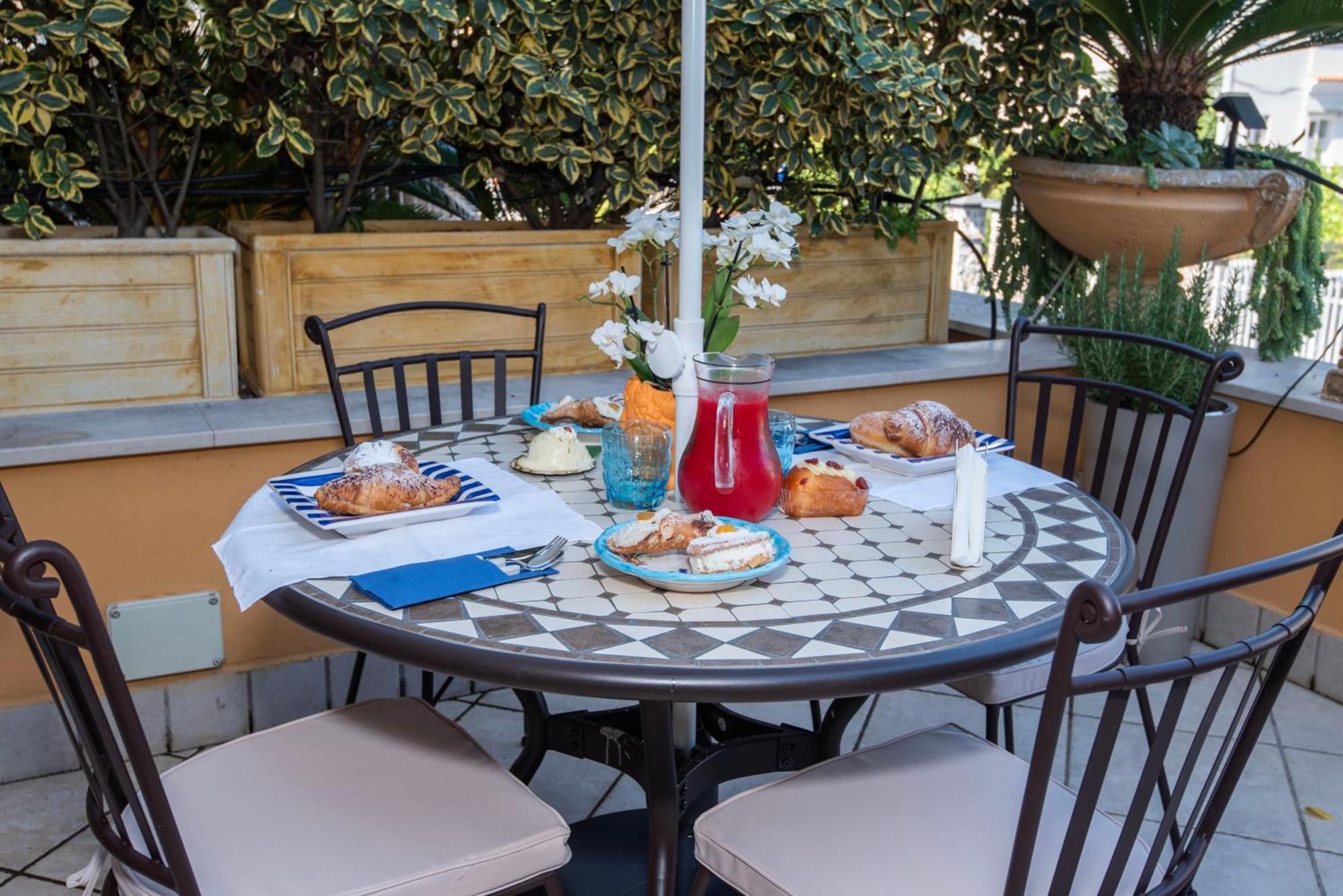 Relais Sorrento Terrace And Relax Bed and Breakfast Eksteriør billede