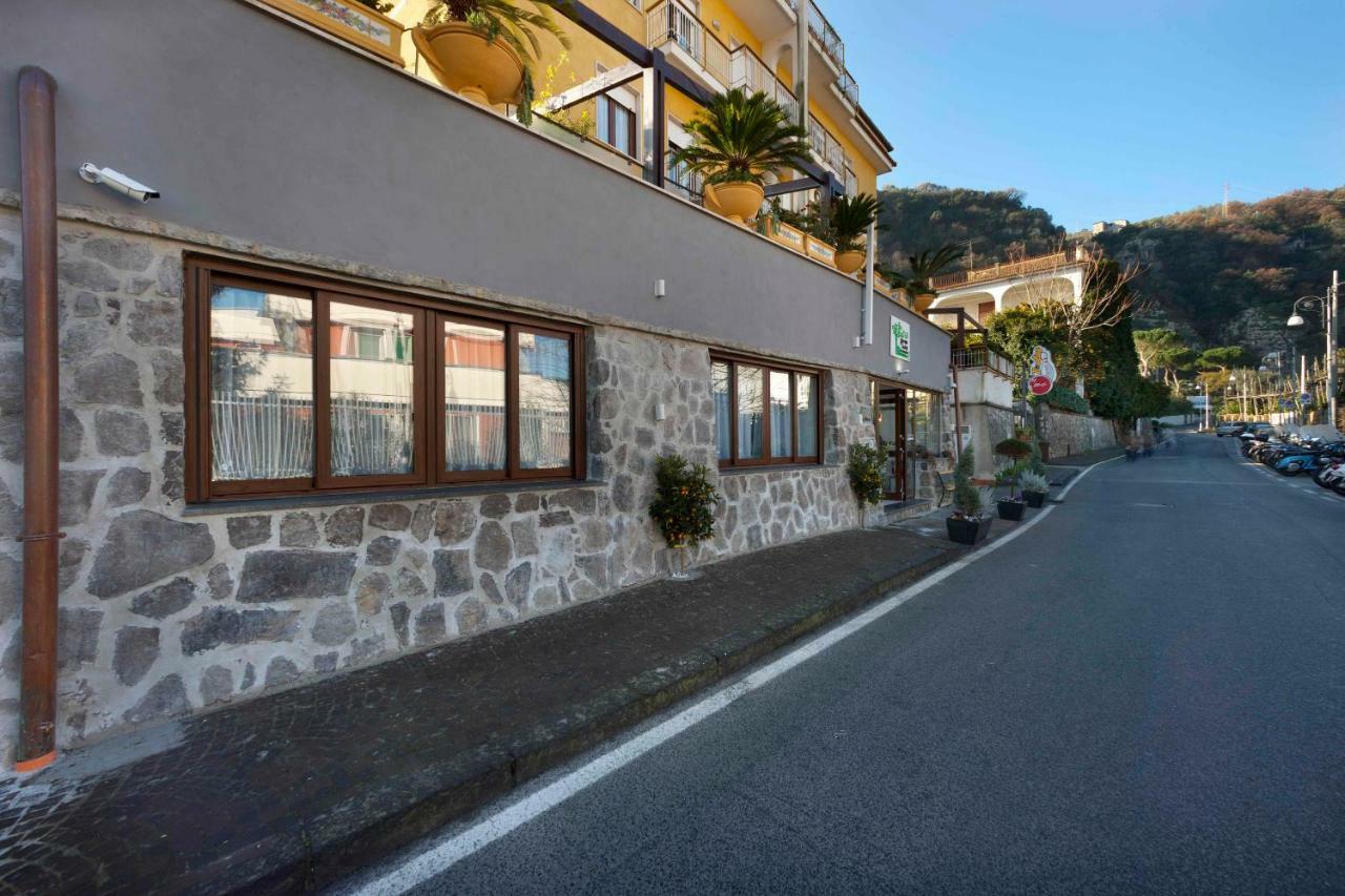Relais Sorrento Terrace And Relax Bed and Breakfast Eksteriør billede